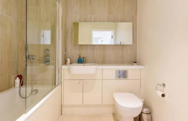 Lovely Luminous 3 Bed Flat, With Secure Ev Parkng - Foto 8