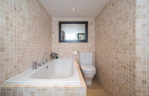 Georgian Elegance with Patio Garden West End - Pass the Keys - Foto 49