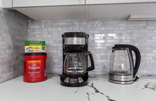 Spacious Houston 3Bed3 Bath Family Townhome - Photo 17