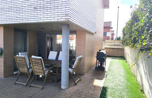 Unifamiliar con jardín, piscina, tenis y pádel - Foto 30