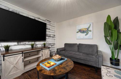 Luxe Family Friendly Retreat w Heated Pool Oasis - Foto 5