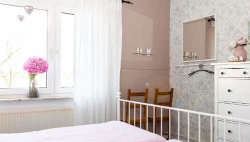 Ferienwohnung Wiesenzauber - Ruhige Lage am Stadtrand von Leer & Nähe Papenburg - Foto 4, wardrobe