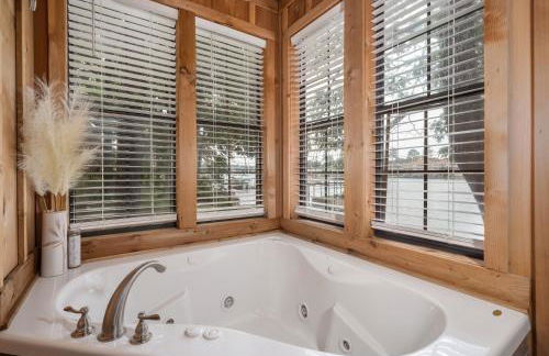 Liams Lodge-Peaceful Cabin Panoramic Lake Views - Foto 5