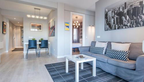 Apartamento Plaza de Castilla II - Urbano con Estilo y Funcional - Foto 4