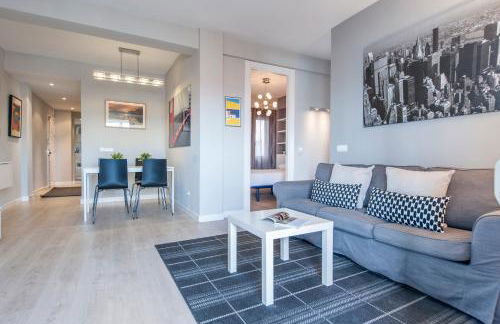 Apartamento Plaza de Castilla II - Urbano con Estilo y Funcional - Foto 4