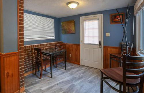 Pool-Table-Hot Tub-Fire Pit - Foto 10