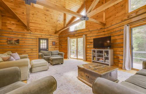 A-Frame Log Home with Game Room Near Lake George! - Foto 8