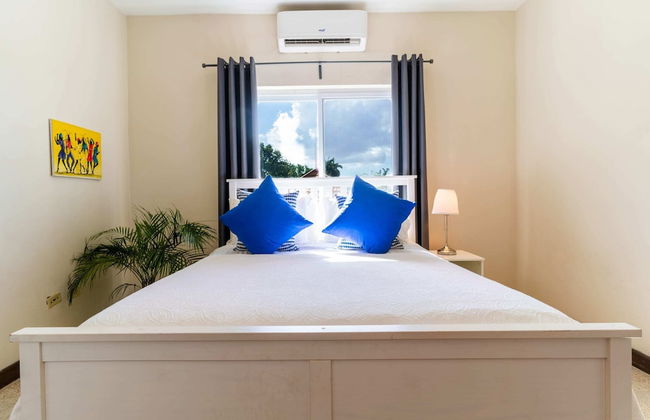 Nianna Coral Bay Stunning Townhouse- 5 - Photo 10