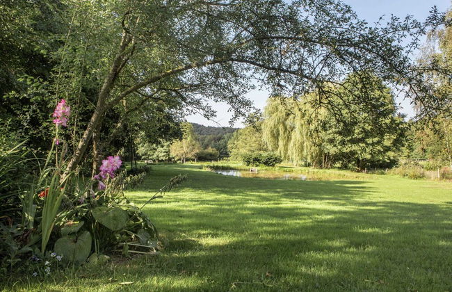 Well Kept House with Fireplace near Forest - Foto 26