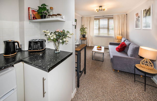 Train Station Serenity - Photo 4