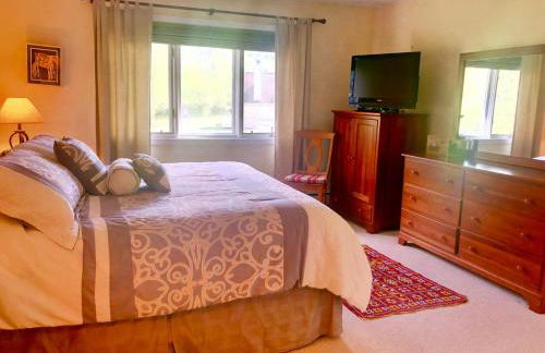 G2 Sunny and homey Fairway Village Townhome right on the Omni Mount Washington Hotel golf course - Foto 8