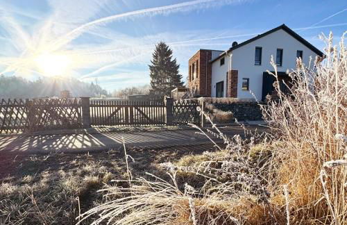 FeWo Zur Wasserburg mit Seeblick, großem Garten & Spielplatz an der Talsperre Pirk - Foto 36