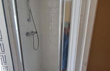 Birmingham City Centre Cosy 2 Double Bedroom Apartment Free Parking Workspace and close to O2 Arena - Photo 28
