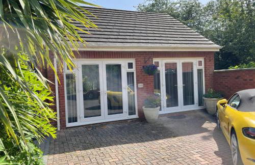 The Annexe @The Oaks - Photo 1