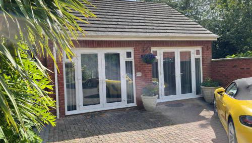 The Annexe @The Oaks - Photo 1