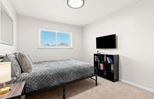 Charming Home Near Target and Parks 2 Bathrooms - Foto 19