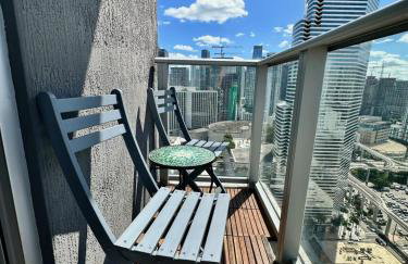 Art-filled Loft 180 Views, Rooftop Pool, Parking - Foto 12