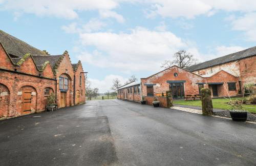 Courtyard View - Photo 34