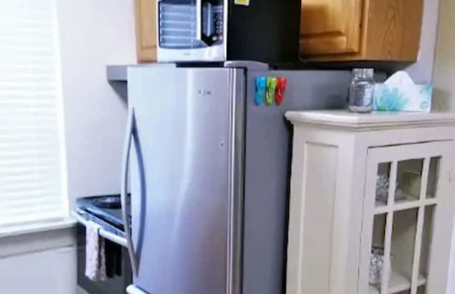 Evie's apartment - Photo 34