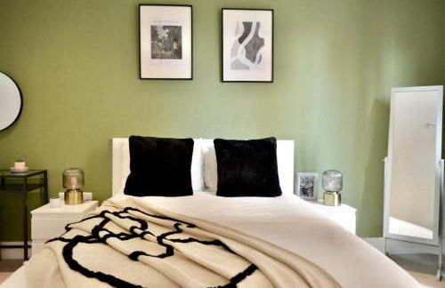 Luxury 2 Bed Apartment Vauxhall, Balcony, Sleeps 6, Central London - Open for Business stays, Long Stays, Families Relocating - Foto 26