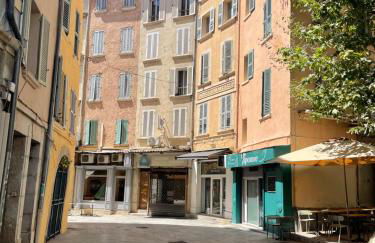 Appartement mignon calme douillet ascenseur clim étage élevé proche parking et toutes commodités au coeur du Toulon historique - Photo 45