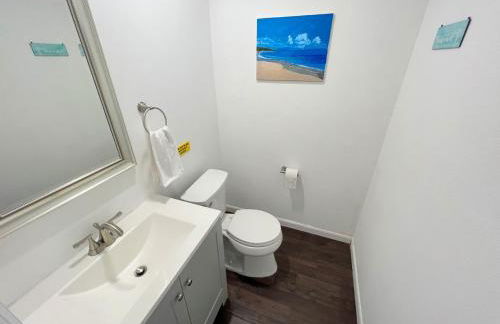 Dream Vacation Home w Heated Pool Close to Beaches Clearwater St Pete Quiet with Big Backyard - Foto 49