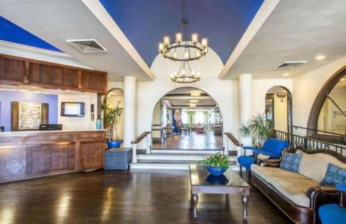 Hear the Atlantic waves in this Studio resort apt in Ormond Beach with vacation amenities - Photo 16