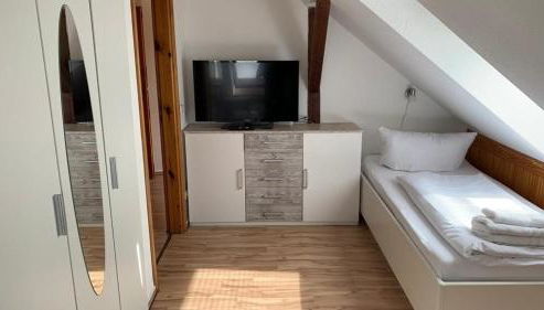 Schöne möblierte Dachgeschosswohnung in Fürstenwalde - Photo 3