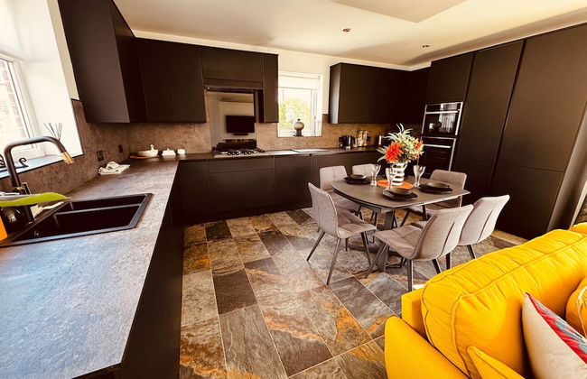 Luxury Adult-only 2-bedroom Bungalow With Hot Tub - Foto 4