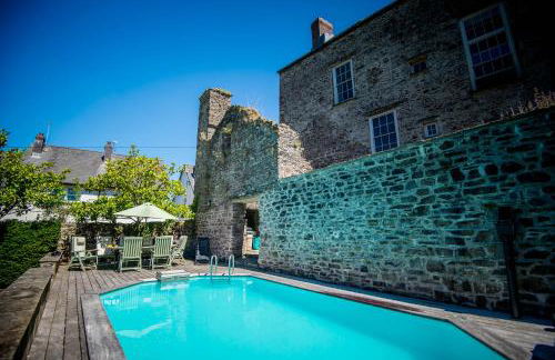 Great House - A Grand Georgian Retreat with Heated Outdoor Pool - Photo 3