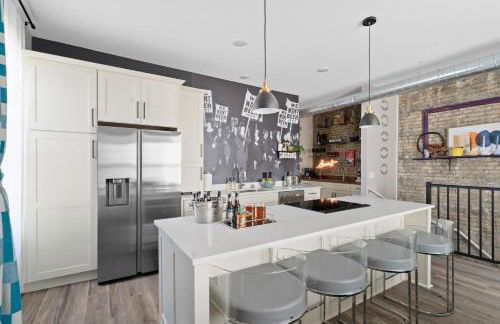 The Bentley Condotel, Heart of Walkers Point with Garage, Yard - Foto 15