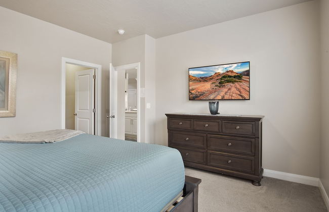 All Inn the Family - Photo 4