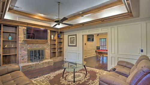 Unwind Fireside and Play Pool! Idyllic McKinney Home - Foto 5