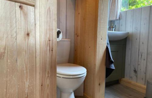 The Cabin at Shambala- now with sauna available to book! - Foto 12