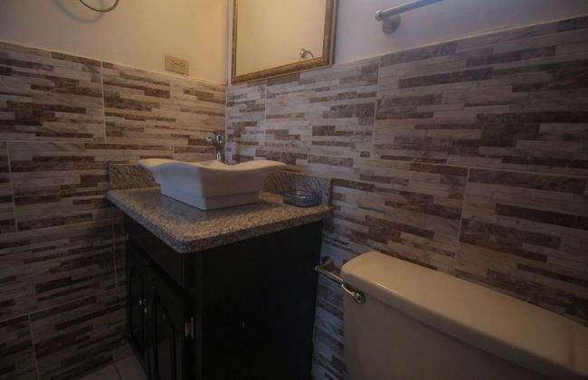 Kenwood Villa - Photo 19