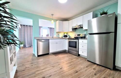 Marsh House, HOT TUB, Waterfront, KING bed, Close to Lejeune, - Foto 5