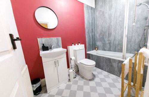 3 Bedroom Home Free Parking & WiFi Contractors Welcome! - Foto 33