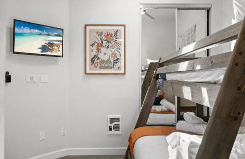 Stunning Oceanfront Boardwalk Condo - Spa, Steps2Beach, Parking & Fast Wifi! - Foto 16
