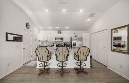 2BR Home with Golf Cart and Pool - Foto 8