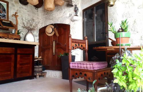 LA GARDE ADHEMAR, L'escalier Médiéval - Foto 31