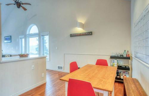 Lakefront Estate w Private Beach on Flathead Lake - Foto 9