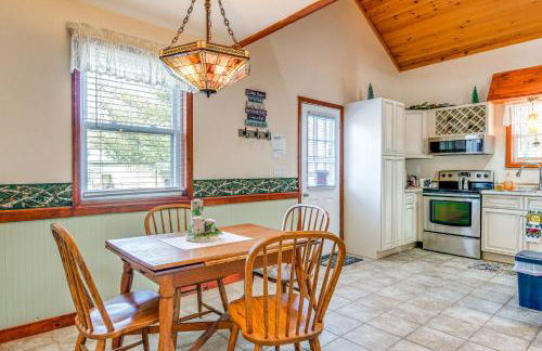 Riverfront Peru Cabin about 2 Mi to Lake Champlain! - Foto 11