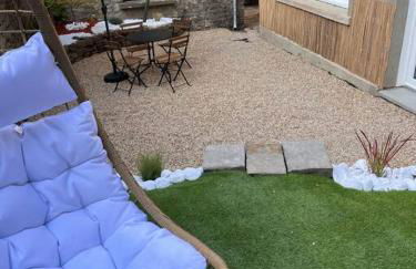 Beau Loft room proche mont saint Michel jaccuzi illimité en plein centre Avranches - Foto 12