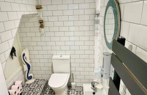 Swordfish Cottage **Next to the Harbour** - Photo 4