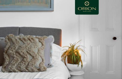 ORION SHORT STAYS is a Renewable Energy Specialist accommodation Provider based in Dundee, We have many properties available for large groups, ASK us for more details and for Custom Quotes, Many properties close to the PORTs and for Large Teams of 100 - Foto 39