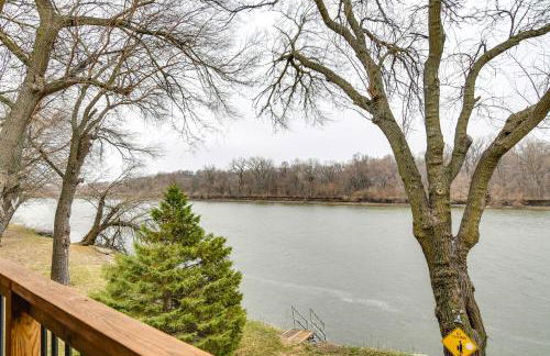 6 Mi to Dtwn Pella Riverfront Cabin with Game Room! - Foto 12