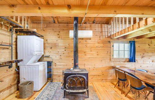 Bellevue Log Cabin with Gas Grill and Creek Access - Foto 7