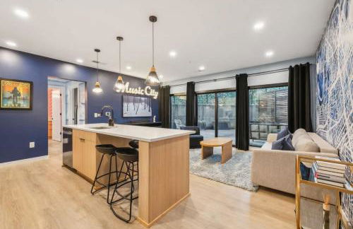 Welcome to The Skyline Condo - Foto 1