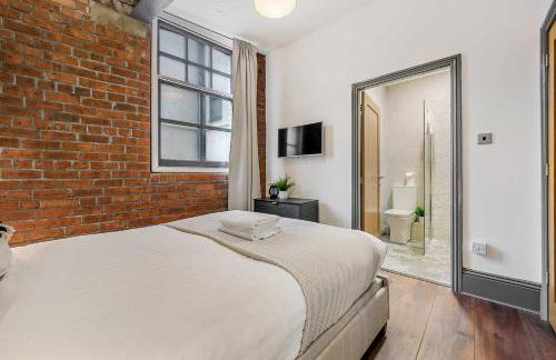 Industrial 2BR Apt, Liverpool City Centre Sleeps 8 - Foto 8