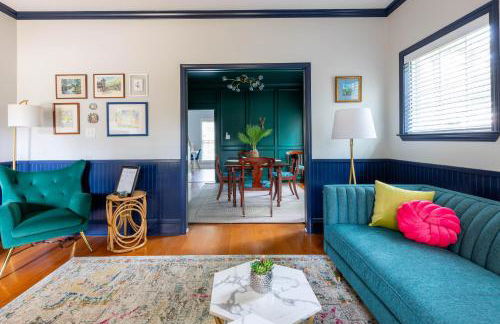 Artsy Downtown Retreat w Hot Tub - Foto 14